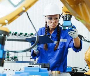 Enquête CCI France renforcer la place des femmes dans l'industrie